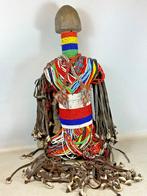 251108 zeldzaam zware en grote verlovingspop uit Kameroen., Ophalen of Verzenden