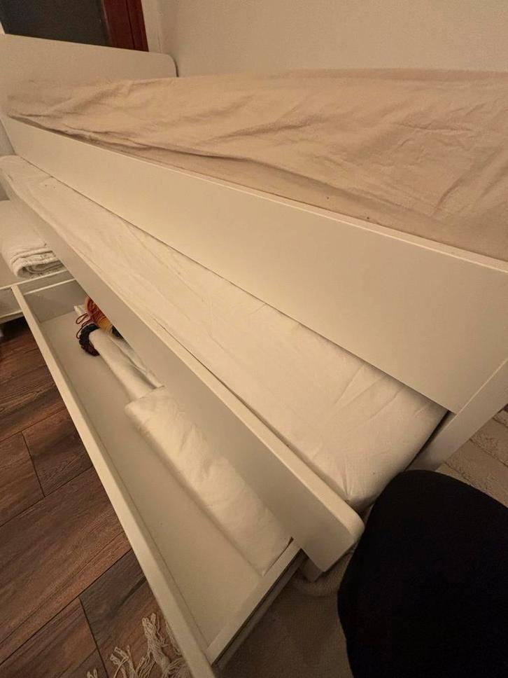 Ikea SLAKT Bedframe met Opbergruimte - Wit, Huis en Inrichting, Slaapkamer | Bedden, Zo goed als nieuw, Eenpersoons, 90 cm, 200 cm