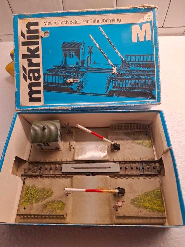 Marklin overweg 7390 in ovp, Hobby en Vrije tijd, Modeltreinen | H0, Gebruikt, Rails, Wisselstroom, Märklin, Ophalen of Verzenden