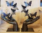 HAND MET 5 VLINDERS / tuinbeeld / 2 modellen/ brons