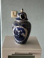 Delfts blauwe vaas met deksel., Antiek en Kunst, Antiek | Vazen, Ophalen