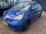 Toyota Aygo gereserveerd, Auto's, Gebruikt, 68 pk, Handgeschakeld, Airbags