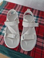 Nike sandalen maat 42, Wit, Nike, Zo goed als nieuw, Sandalen of Muiltjes