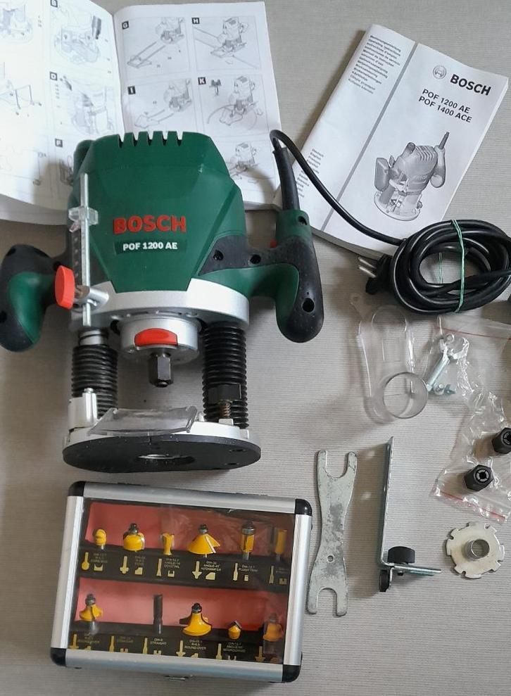 Bosch-bovenfrees POF 1200 AE. 1x gebruikt!, Doe-het-zelf en Verbouw, Gereedschap | Freesmachines, Zo goed als nieuw, Elektrisch