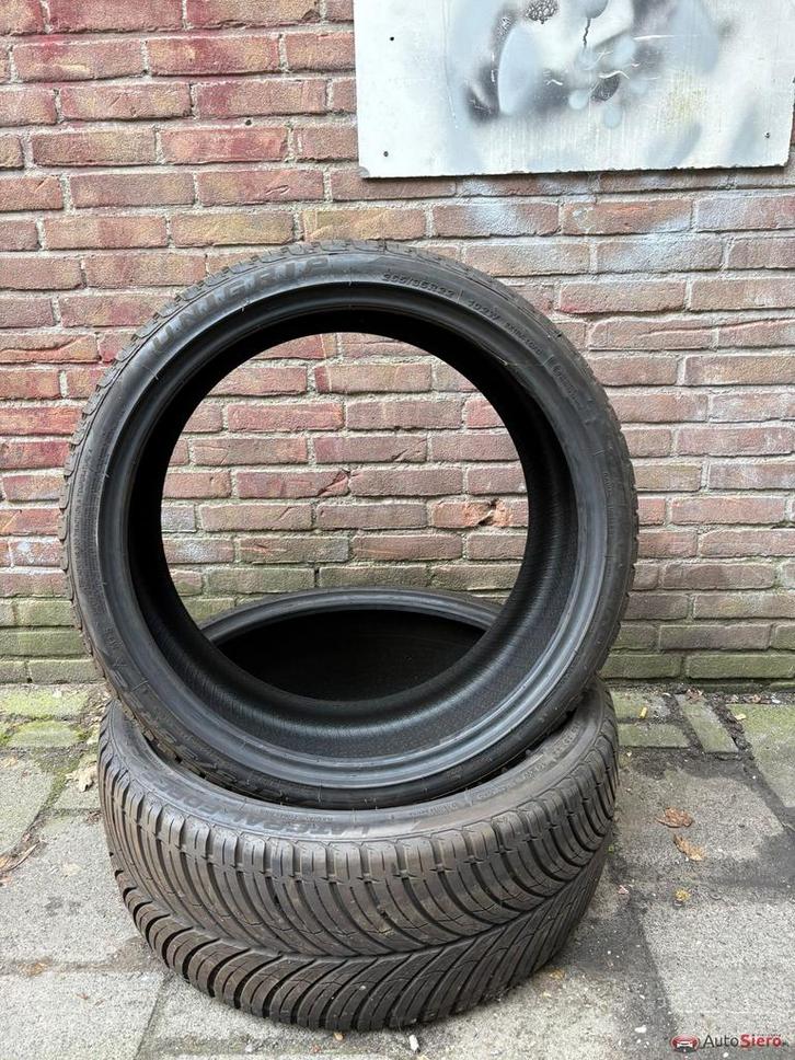 unigrip winterbanden set van 2 265/35R22, Auto-onderdelen, Banden en Velgen, Band(en), Winterbanden, Personenwagen, Gebruikt, Ophalen