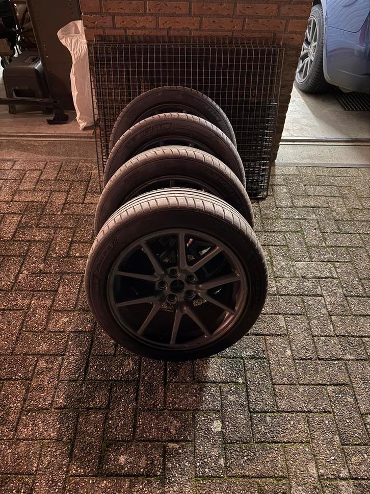 Tesla model 3 pilot sport 4 5mm rondom, Auto-onderdelen, Banden en Velgen, Band(en), Zomerbanden, 18 inch, 235 mm, Personenwagen