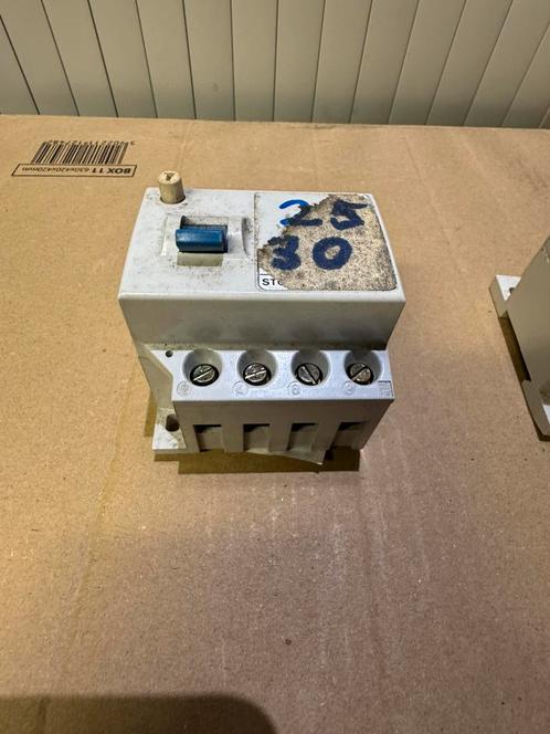 2x Aardlekschakelaar BBC Brown Boveri 25A / 30mA, Hobby en Vrije tijd, Elektronica-componenten, Gebruikt, Ophalen of Verzenden
