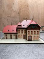 Te koop: faller station + perron, Hobby en Vrije tijd, Modeltreinen | H0, Overige merken, Gelijkstroom of Wisselstroom, Brug, Tunnel of Gebouw