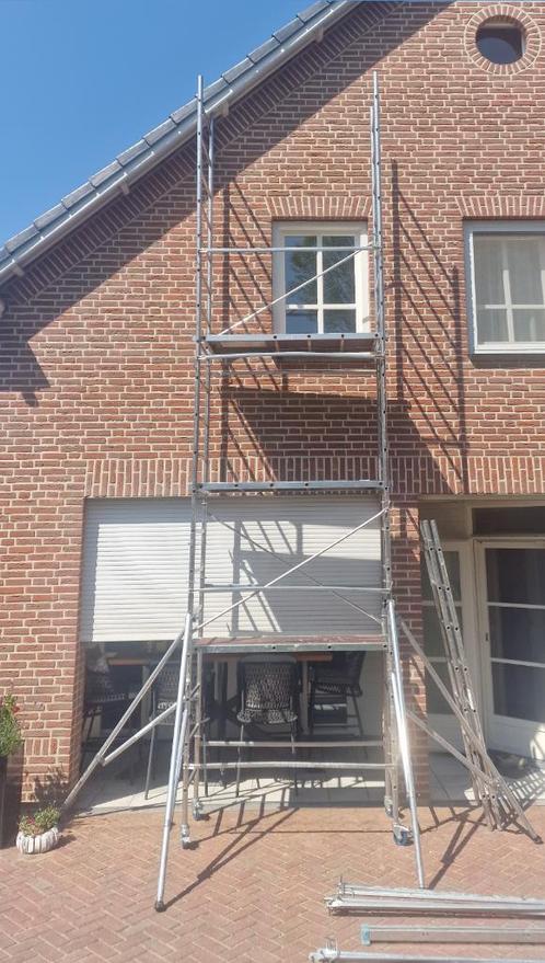 Aluminium rol/vaste steiger, zo goed als nieuw., Doe-het-zelf en Verbouw, Steigers, Zo goed als nieuw, Rolsteiger of Kamersteiger