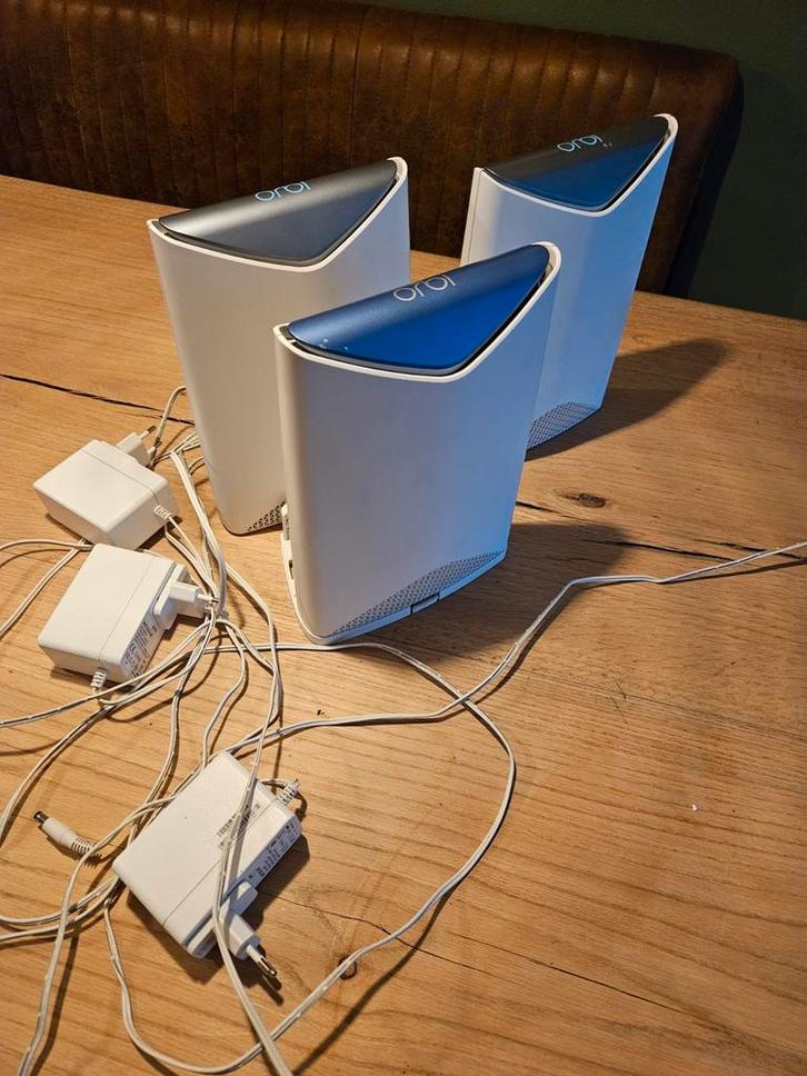 Netgear Orbi Router SRR60 + 2 Satellieten SRS60, Computers en Software, Routers en Modems, Gebruikt, Router, Ophalen of Verzenden