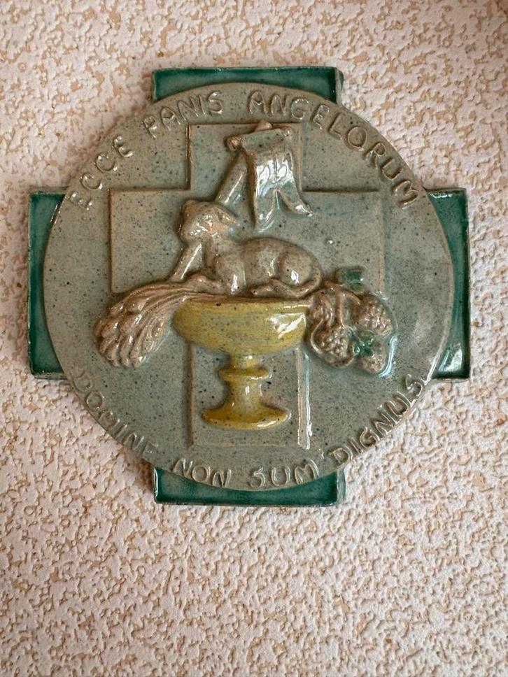 Religieus kruis met lam en kelk, Antiek en Kunst, Antiek | Religie, Ophalen of Verzenden