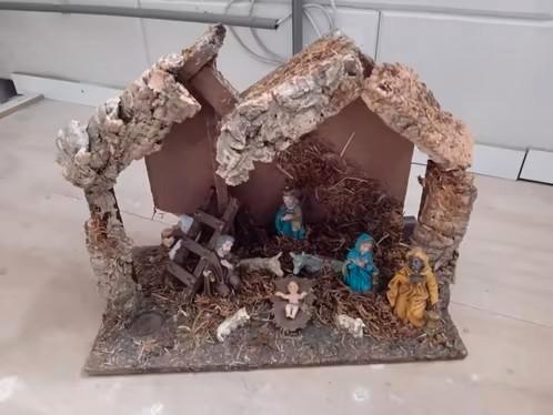 5 x kerstmis kerststal met kerstgroep beeldjes, Diversen, Kerst, Gebruikt, Ophalen