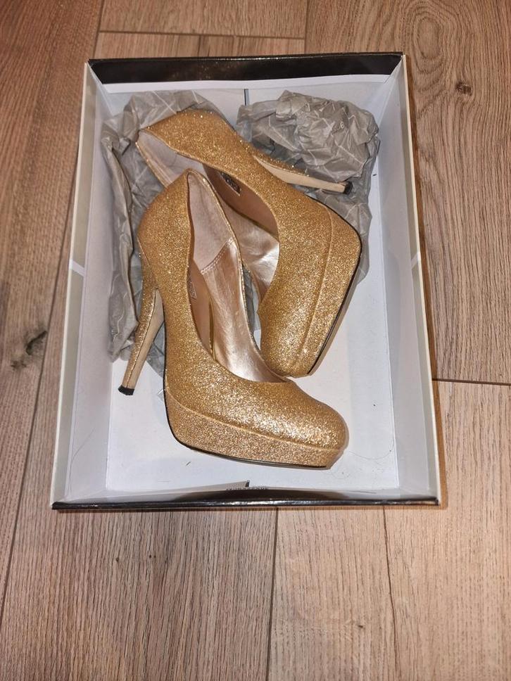 La Strada Gouden Glitter Pumps - Maat 37, Kleding | Dames, Schoenen, Zo goed als nieuw, Pumps, Overige kleuren, Ophalen of Verzenden