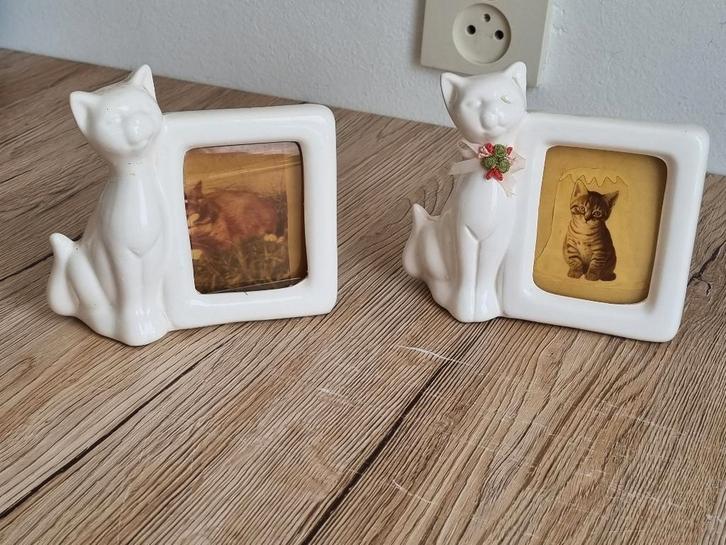 2 Mooie Vintage Katten Foto Lijsten Porselein Emson Taiwan, Antiek en Kunst, Antiek | Porselein, Verzenden