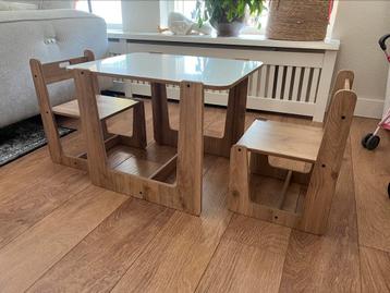 Kinder tafel en stoelen set beschikbaar voor biedingen