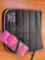Mooie zwart roze Horka set. Dekje, bandages, shirts, Dieren en Toebehoren, Paarden en Pony's | Dekens en Dekjes, Verzenden, Zo goed als nieuw