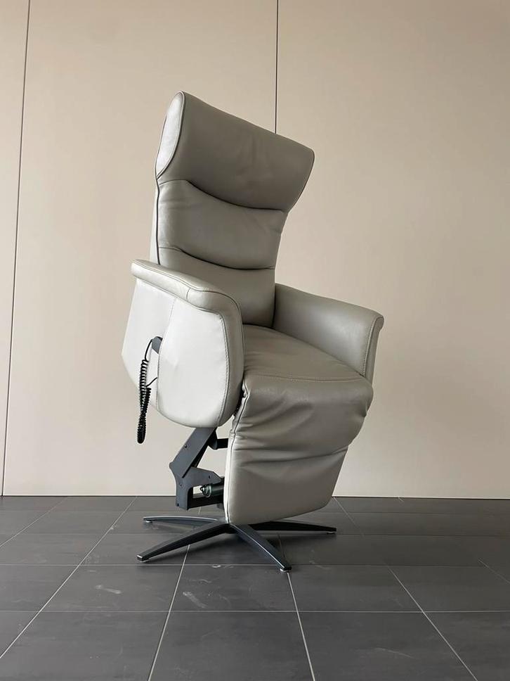 Nette leren veneto sta op stoel / relax fauteuil maat L, Huis en Inrichting, Fauteuils, Gebruikt, 50 tot 75 cm, Minder dan 75 cm