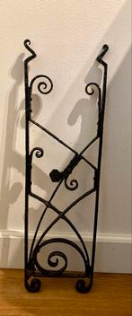 Antiek smeedijzer raamrooster of deurrooster (art nouveau?), Ophalen