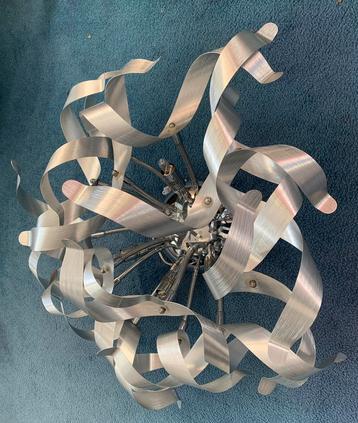 Mooie moderne plafond lamp met aluminium krullen beschikbaar voor biedingen