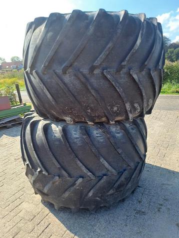 Mesttank banden 6643 r25 met 10 gaats velg beschikbaar voor biedingen