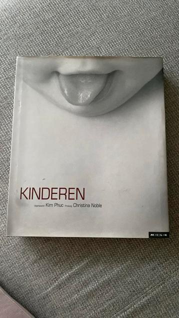 Kinderen van over de heke wereld  beschikbaar voor biedingen