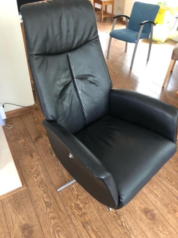 Relaxfauteuil zwart leer, Huis en Inrichting, Fauteuils, Gebruikt, Leer, Metaal, 50 tot 75 cm, Minder dan 75 cm, Ophalen
