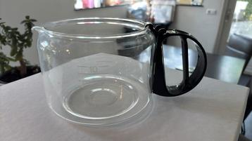 Braun koffiekan beschikbaar voor biedingen