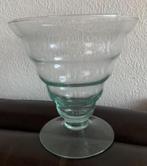 Glazen vaas, bokaal met platte voet; 'geribbeld' glas, Huis en Inrichting, Ophalen of Verzenden, Zo goed als nieuw, Glas, Minder dan 50 cm