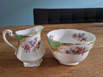 Vintage Porseleinen Roomstel met Bloemen beschikbaar voor biedingen