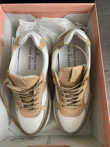 Van Dalen Sneakers Maat 36 beschikbaar voor biedingen