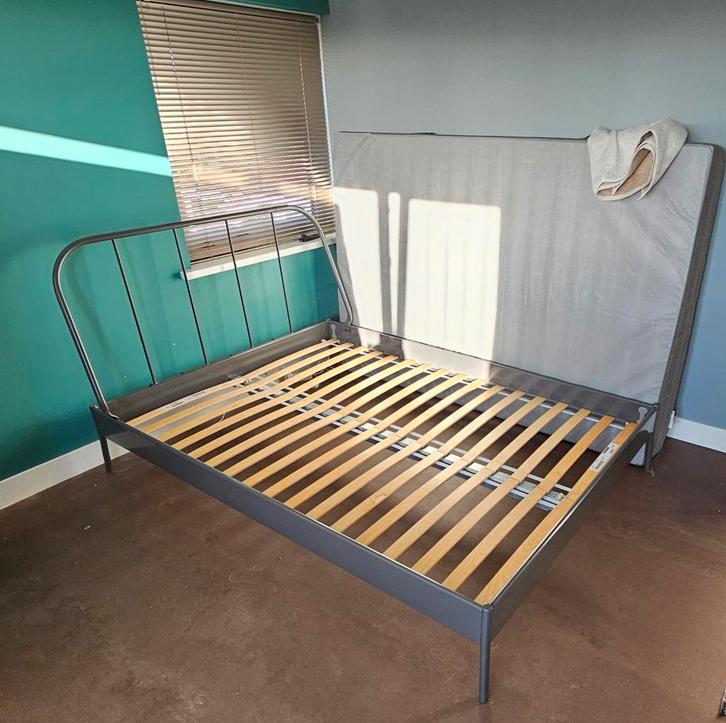 Bed 140200cm, Huis en Inrichting, Slaapkamer | Bedden, Gebruikt, Tweepersoons, 140 cm, 200 cm, Metaal, Grijs, Ophalen