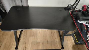 bureau  beschikbaar voor biedingen