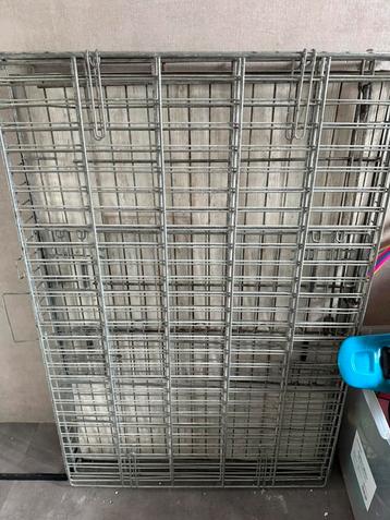 Metalen honden/kattenbench Stevige metalen bench Essegi beschikbaar voor biedingen