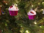 2  mooie kerstboom cupcake kersthangers., Diversen, Kerst, Ophalen of Verzenden, Nieuw