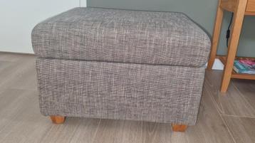 Hocker gestoffeerd  beschikbaar voor biedingen