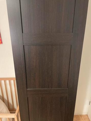 Bruine Pax kast van IKEA met planken - afbeelding 2