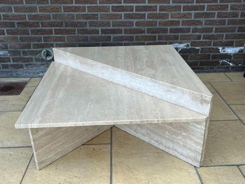 Schitterende design travertin salontafel van Up&Up 88x88, Huis en Inrichting, Tafels | Salontafels, Zo goed als nieuw, Minder dan 50 cm