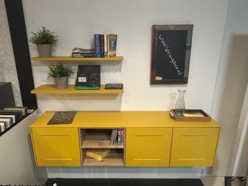 dressoir kast in Curry Lak beschikbaar voor biedingen