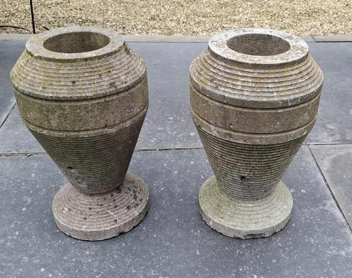 2 antieke grafvazen natuursteen arduin, Antiek en Kunst, Antiek | Vazen, Ophalen