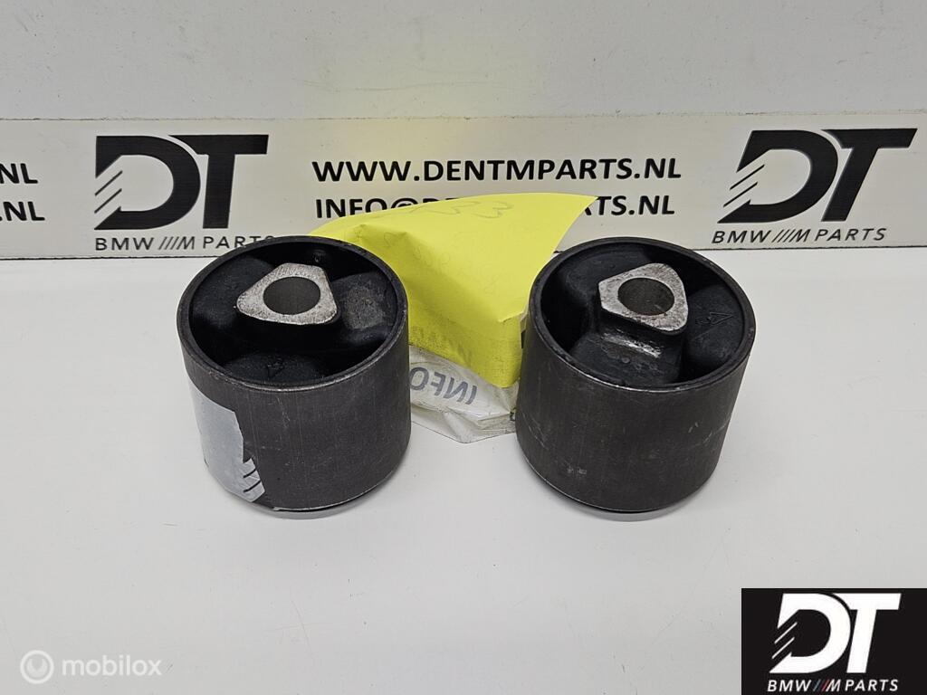 Set 2x Rubber Mounting BMW E34 540i / M5 31122226528, Nieuw, Ophalen of Verzenden, BMW, BMW