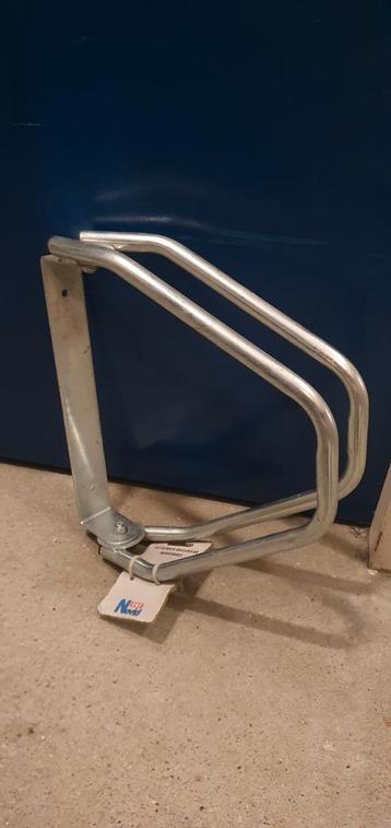 1 muur fietsenrek beschikbaar voor biedingen
