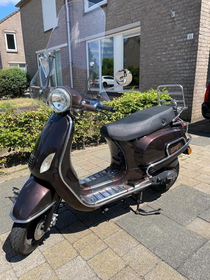 Agm - Bruin - 2014, Fietsen en Brommers, Snorfietsen en Snorscooters, Gebruikt, Overige merken, Benzine, Ophalen