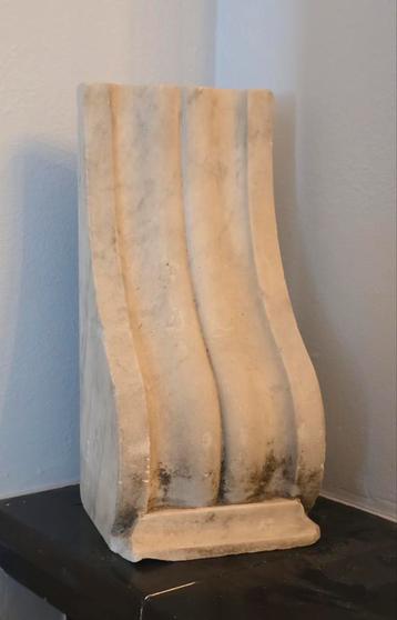 Antiek marmeren schouwfragment – kasteel marmer, boekensteun beschikbaar voor biedingen