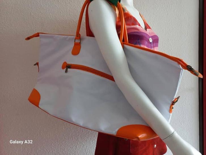 Tas - nieuwe witte weeekendtas met oranje, Sieraden, Tassen en Uiterlijk, Tassen | Reistassen en Weekendtassen, Nieuw, Wit, 30 cm of meer