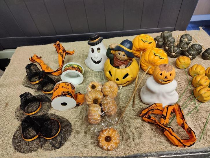Halloween veel  decoratie materialen bloemschik  pompoenen, Hobby en Vrije tijd, Feestartikelen, Nieuw, Versiering, Halloween of Griezel