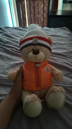 Moncler knuffel Oranje, Verzamelen, Beren en Cherished Teddies, Ophalen of Verzenden, Nieuw, Stoffen beer, Overige merken