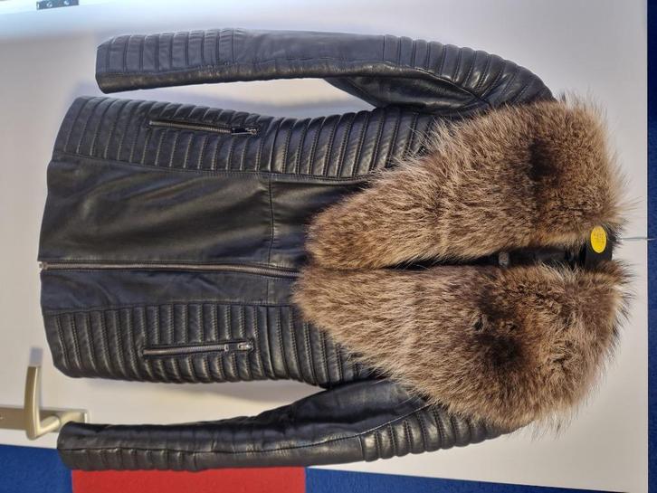 Mona leren jas met echt wasberen bont, Kleding | Dames, Jassen | Winter, Zo goed als nieuw, Maat 38/40 (M), Zwart, Ophalen of Verzenden