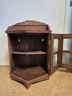 Antiek eikenhouten kastje, Ophalen