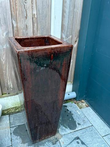 Mooie Bruine Bloempot - Vierkant beschikbaar voor biedingen