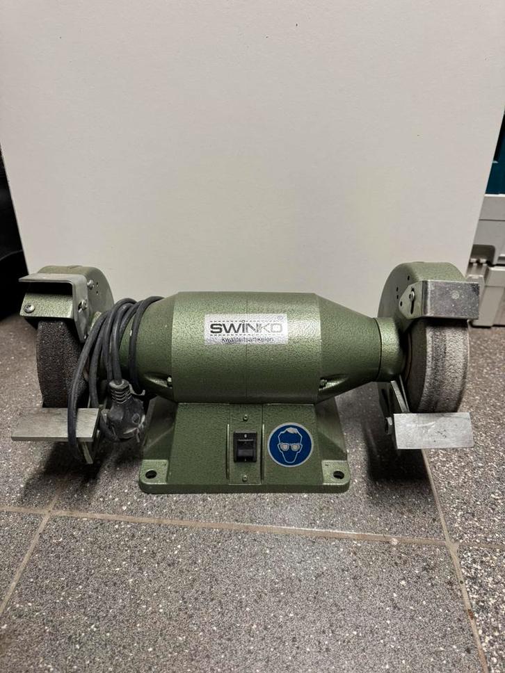 Werkbank slijpmachine dubbele slijpmachine Swinko, Doe-het-zelf en Verbouw, Gereedschap | Slijpmachines, Zo goed als nieuw, Werkbankslijpmachine